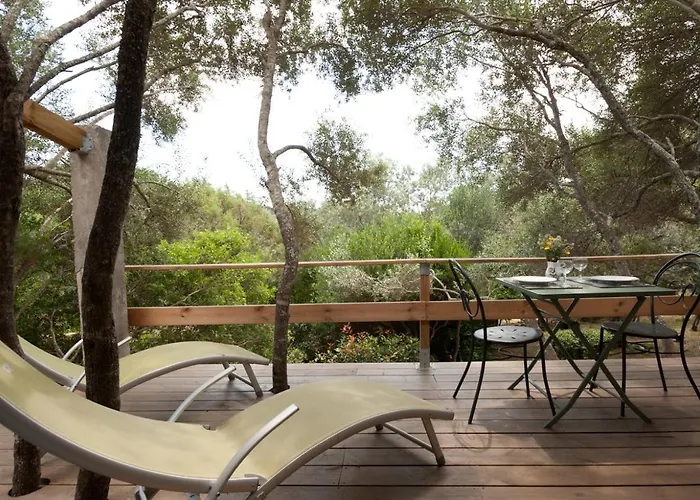 Bed & Breakfast Maison Tavolara 3*