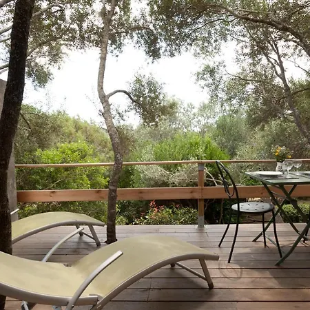 Bed & Breakfast Maison Tavolara 3*