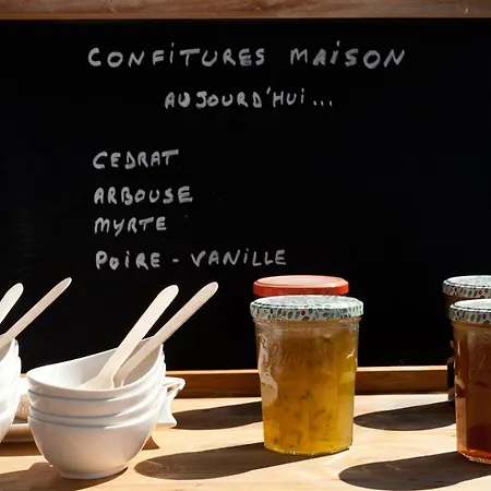 Maison Tavolara Bed & Breakfast 3*