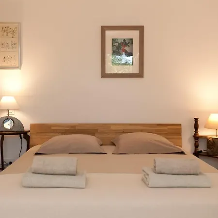 Oda ve Kahvaltı Maison Tavolara 2*