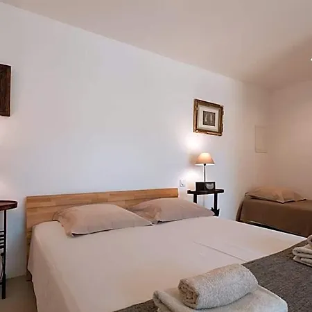 Maison Tavolara Готель типу 