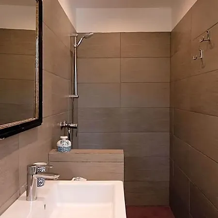 Maison Tavolara Готель типу 