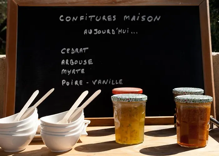 Maison Tavolara Bed & Breakfast 3*